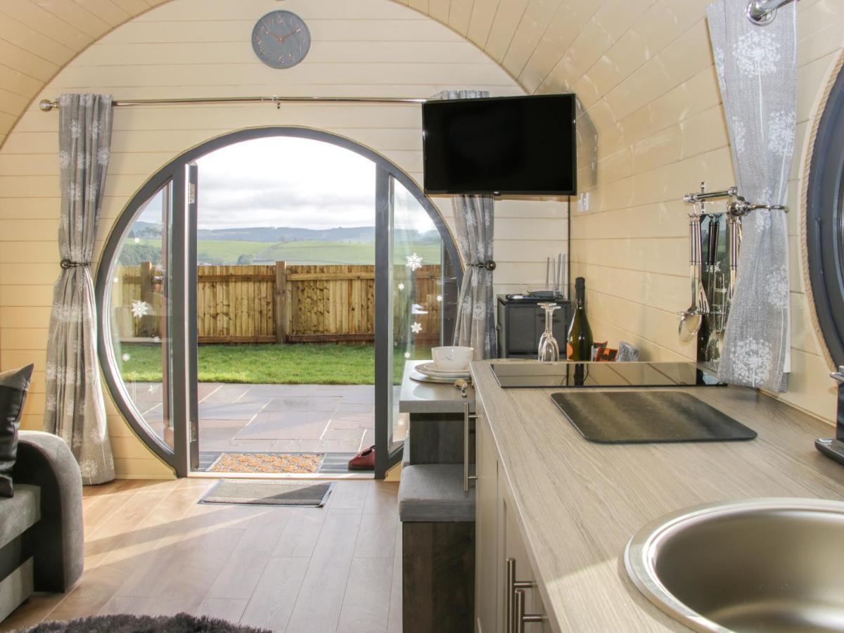 Stapeley Pod Villa Shrewsbury Exteriör bild